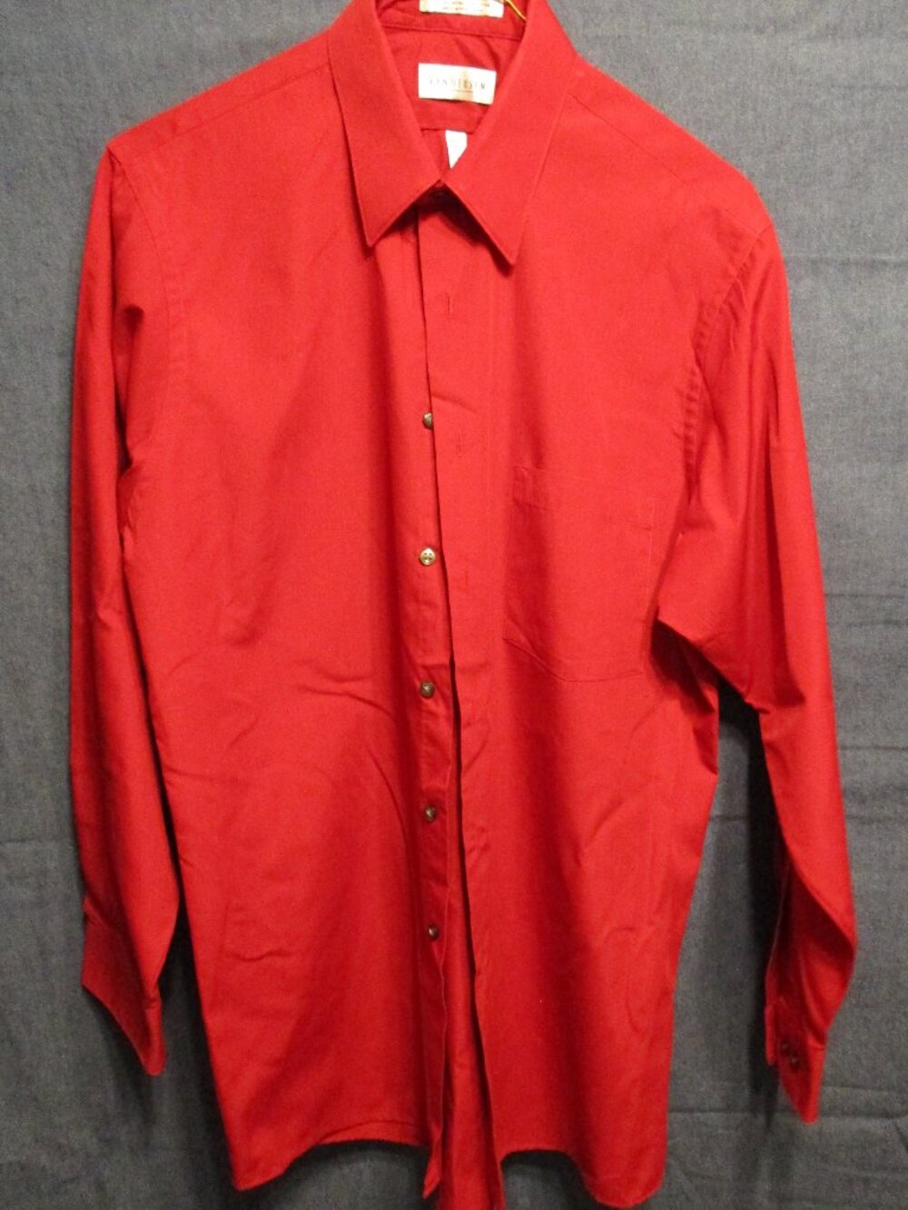 Van Heusen Men's (Med 15.5 32/33) Burgundy Button Up Wrinkle Free Dress Shirt